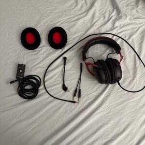 Over-Ear Headphones with Detachable Microphone - Black and Red